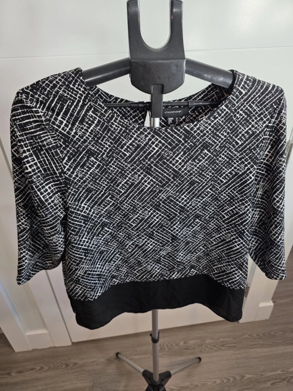 Atmosphere Blouse - Picture 5 of 13